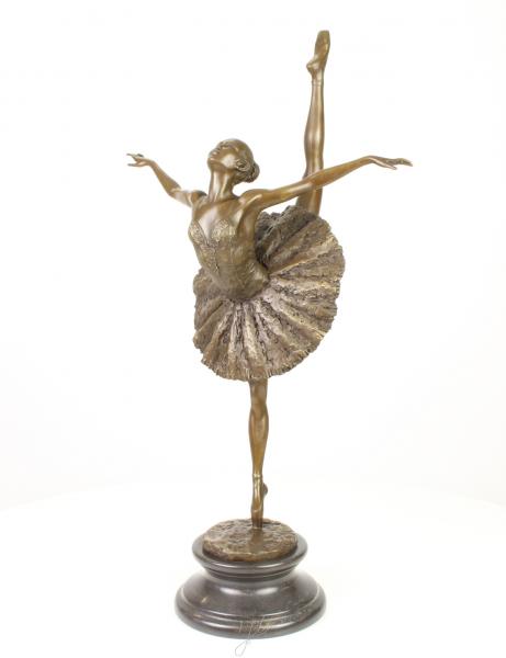 Große Ballett Tänzerin