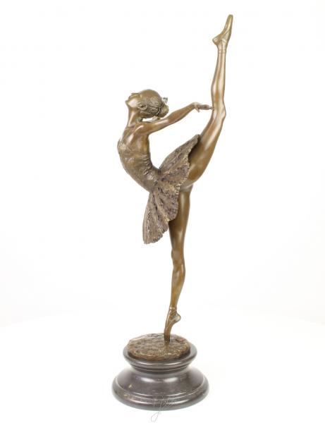 Große Ballett Tänzerin
