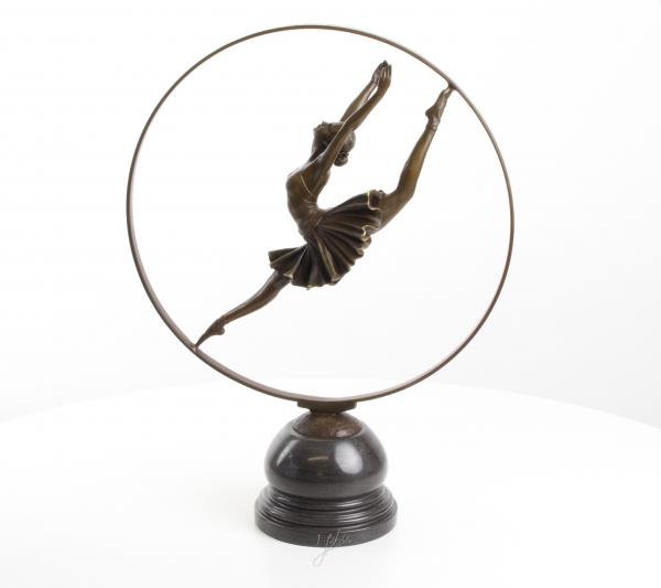 Figur einer Ring-Tänzerin