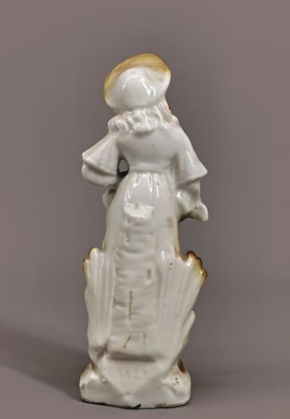 Nippes-Figur Thüringen Bäuerin mit Korn und Sichel