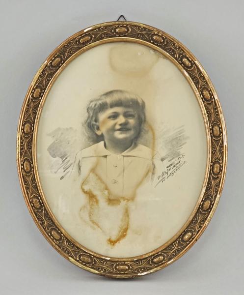 Kinderporträt im Ovalrahmen